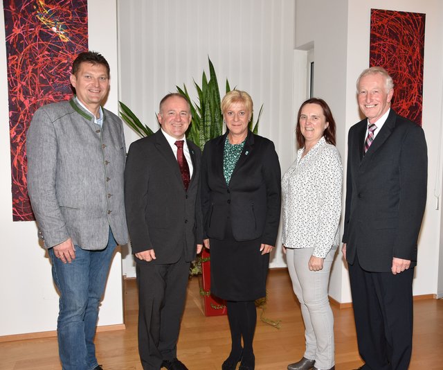Helfried Blutsch, Bernhard Wagner, Ursula Puchebner, Gisela Zipfinger, Reinhard Punz. | Foto: Stadtgemeinde Amstetten