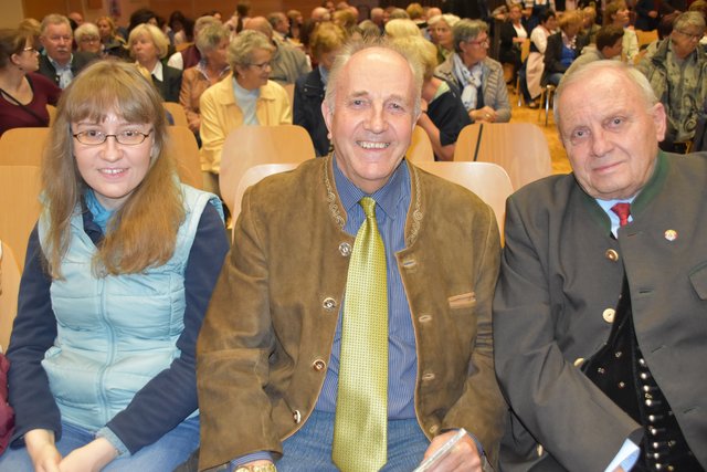 Komponist Hanzi Artac (mitte) mit Tochter Marija und Kollege Dieter Fleiss