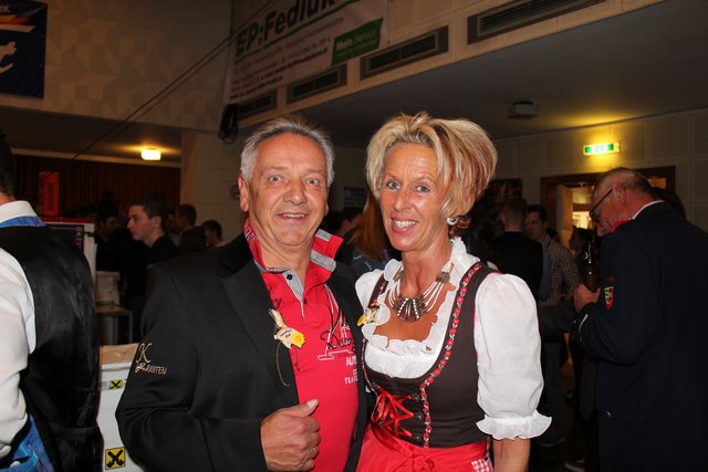 Direktorin der Volksschule Prebl Andrea Jörke-Oberdorfer mit Manfred Jörke