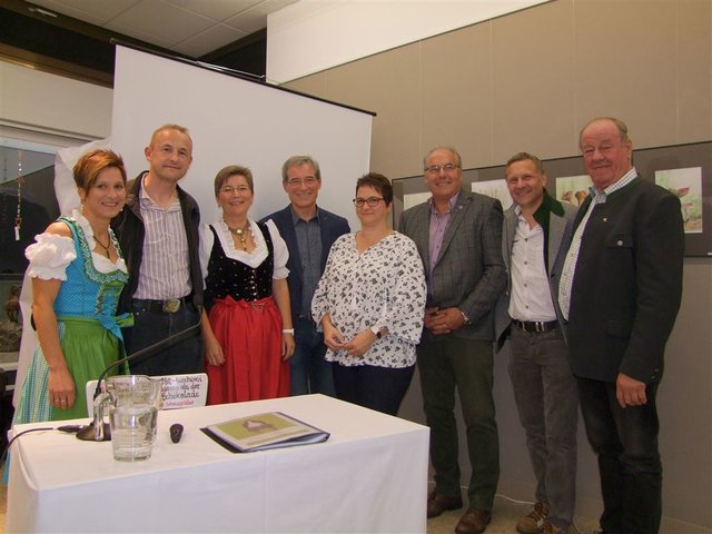 Lesung von Alexandra Bleyer (mitte) im KunstRaum Obervellach 