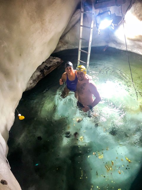 im Bauch des Gletschers bei -0,4 Grad, Philipp Tiefenbrunn und Eva Hergel  