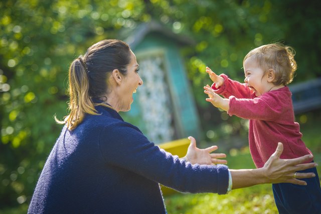 HOFER KG, Kati Bellowitsch mit Sohn Vincent | Foto: HOFER KG