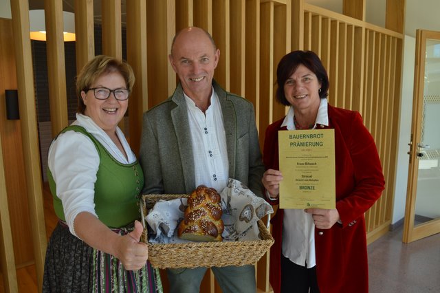 Landesbäuerin Gusti Maier, Franz Bihusch, Eva Maria Lipp (v.l.). | Foto: LK