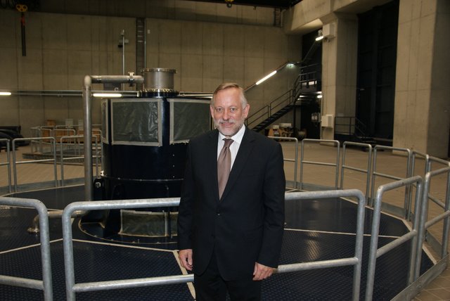 GKI-Geschäftsführer Johann Herdina im neuen fertiggestellten Krafthaus zwischen Prutz und Ried.