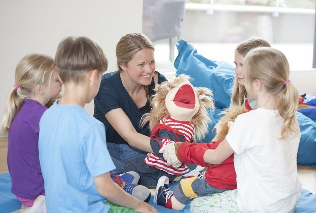 "Rainbows" hilft Kindern ab vier Jahren. In altersspezifischen Kleingruppen werden die Themen aufgearbeitet.  | Foto: Rainbows