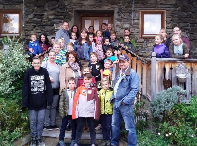 Eltern und Kinder konnten einen außergewöhnlichen Nachmittag beim Erlebnisbuschenschank Messner verbringen.  | Foto: Verein Schultüte