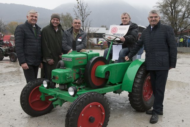 Stefan Lindner, der Kundler Bürgermeister Anton Hoflacher, Rudolf Lindner, Gewinner Michael Breitenlechner und Hermann Lindner (v.l.).