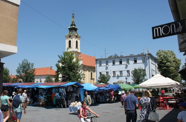 Start zu unserer kleinen Serbien-Rundreise: Der Markt im Belgrader Stadteil Zemun | Foto: Thomas Wolff