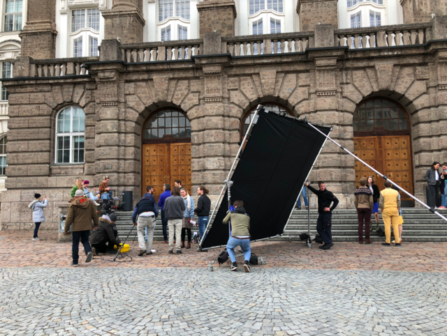 Dreharbeiten vor der Innsbrucker Uni