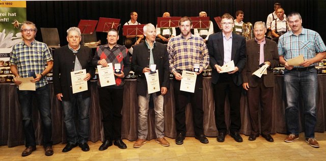 Die Preisträger aus dem Bezirk Imst. | Foto: Imkerverband
