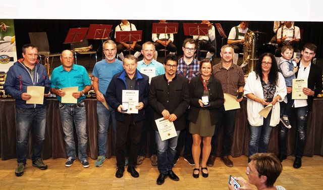 Die PreisträgerInnen aus dem Bezirk Landeck | Foto: Imkerverband