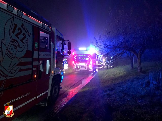 Sieben Feuerwehren kämpften um Mitternacht gegen Flammen in Ligist. | Foto: FF Mooskirchen