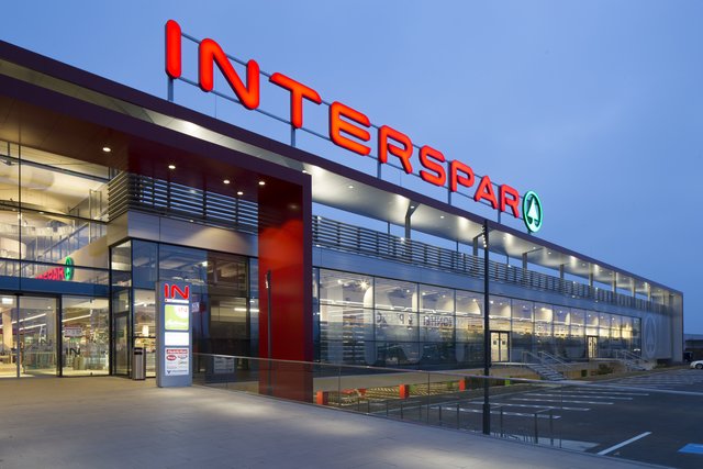 Über 10.000 m2 pures Shopping-Vergnügen bei INTERSPAR in Steyr.