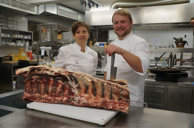 Astrid und Andreas Krainer vom Restaurant Krainer in Langenwang freuen sich über zwei Hauben. | Foto: Koidl
