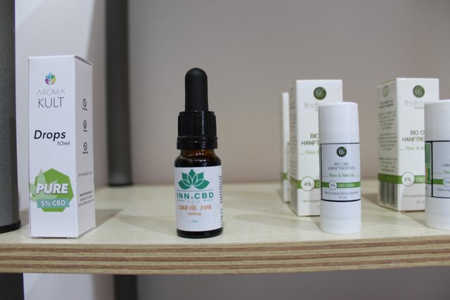 Im CBD-Shop in Uttendorf wird zu den Produkten auch optimale Beratung geboten.