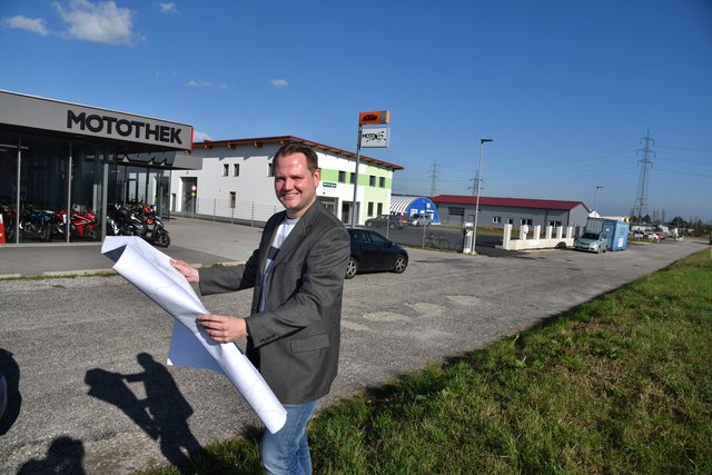 Vizebürgermeister LA Christian Samwald auf der Suche nach geeigneten Standorten für ein weiteres Betriebsgebiet in Ternitz. | Foto: Robert Unger/Stadtgemeinde Ternitz