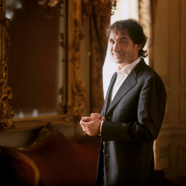 Marco Armiliato, der Star-Dirigent, der in der MET, Wiener Staatsoper ebenso zu Hause ist, wie bei Events mit Top-SängerInnen, kommt nach Grafenegg