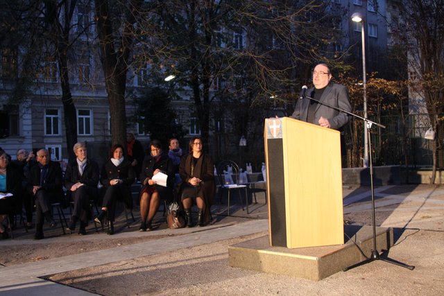 Bezirkschef Gerhard Zatlokal zeigte sich sehr gerührt.