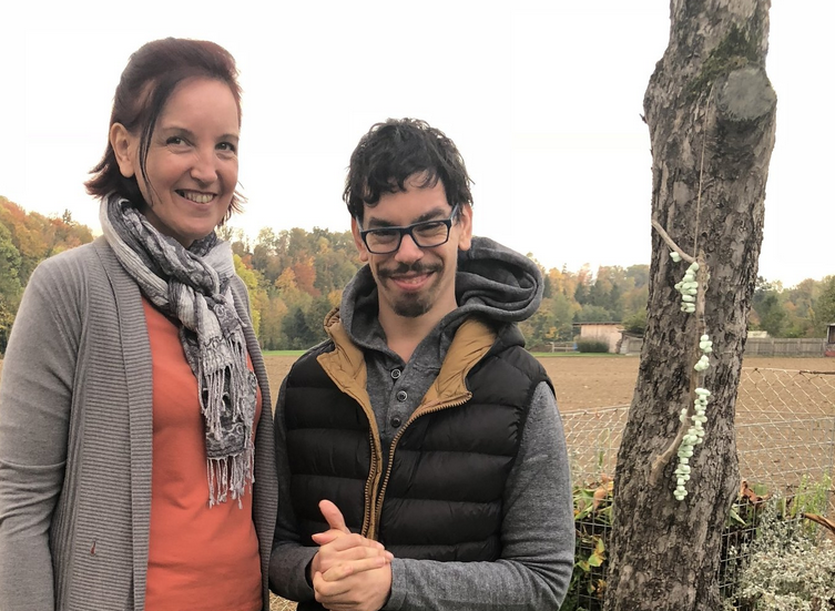 Sylvia Reichl und ihr Sohn Florian sind ein "eingeschweißtes" Team, Kater "Schlumpi" macht die Familie komplett.