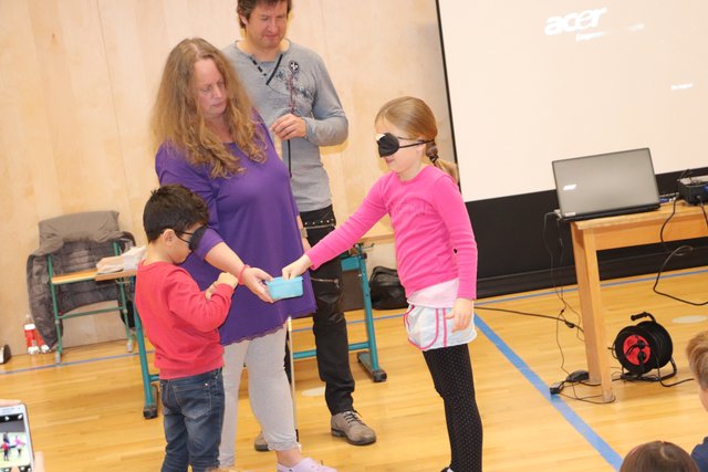 Blind Geld zu erkennen, muss gelernt sein. | Foto: Edith Ertl