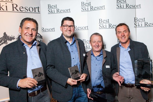 Freuen sich über Platz 3 in der Studie BEST SKI RESORT 2018 (v.l.): Hubert Pale (Bergbahnen Fiss Ladis), Christof Schalber (Seilbahn Komperdell), Georg Geiger (Seilbahn Komperdell) und Benny Pregenzer (Bergbahnen Fiss Ladis). | Foto: ProMedia
