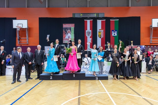 3.Welser Walzer Konkurrenz: zwei Welser Paare schafften es ins Finale: 2. Platz - Michael Walter &amp;Alexandra Dostal; 5.Platz:- Dominik Schauer &amp; Caroline Rammler | Foto: © Jürgen Brochmann