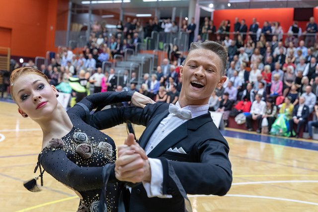 Paul Worm &amp; Viktorija Gopko aus Wien: 4.Platz bei der 3.Welser Walzer Konkurrenz | Foto: © Jürgen Brochmann