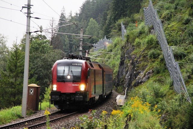 Doppelgleisige Streckenabschnitte: Die Bahnstrecke zwischen Landeck und Ötztal soll gemäß der Bahnstudie an zwei Stellen ausgebaut werden. | Foto: ÖBB