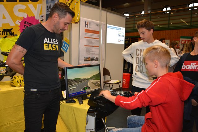 Traten ins Pedal: Bei der Hartberger Bildungs- und Berufsmesse 2018 gaben Jugendliche bei der Suche nach ihrem Berufs- und Ausbildungswunsch Vollgas!