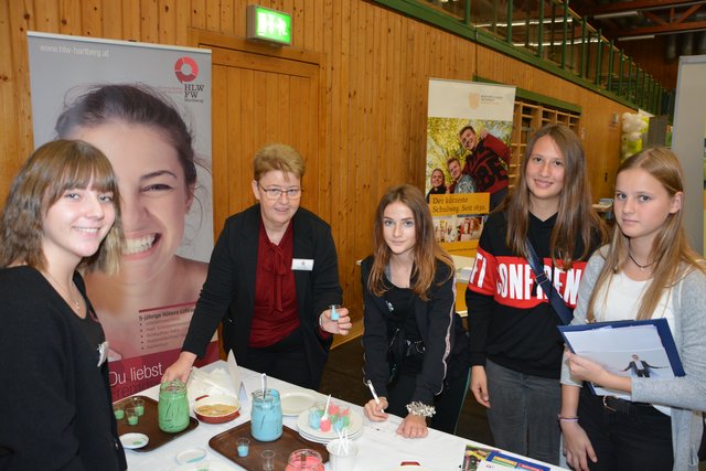 Neben Schulen, Kollegs und Universitäten, private Bildungsanbieter sowie Aussteller aus den Bereichen Schulbedarf, Sport und Freizeit...