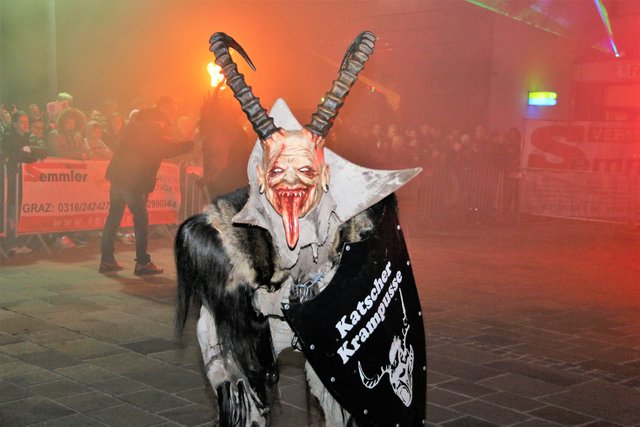 Katscher Krampusse, Perchtenlauf in Hausmannstätten