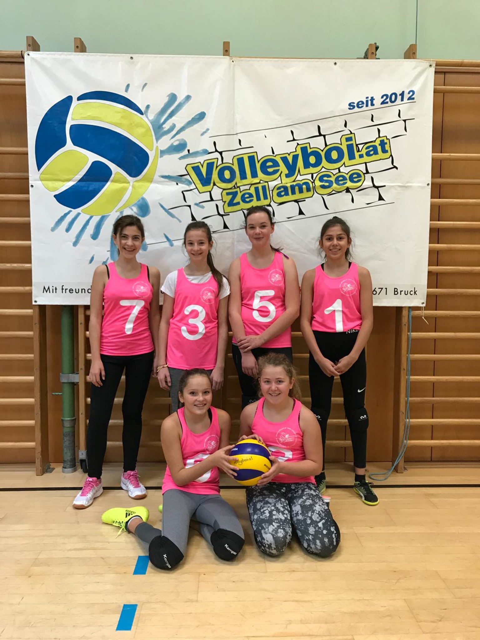 VolleyballNachwuchsturnier Zweiter Platz der U13 Damen bei der