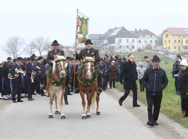 Seit 1685 kennt man in Sarleinsbach diesen Brauch. Seit 1937 findet er mit Ausnahme der Kriegsjahre jährlich statt