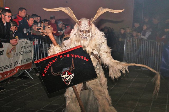 Katscher Krampusse, Perchtenlauf in Hausmannstätten