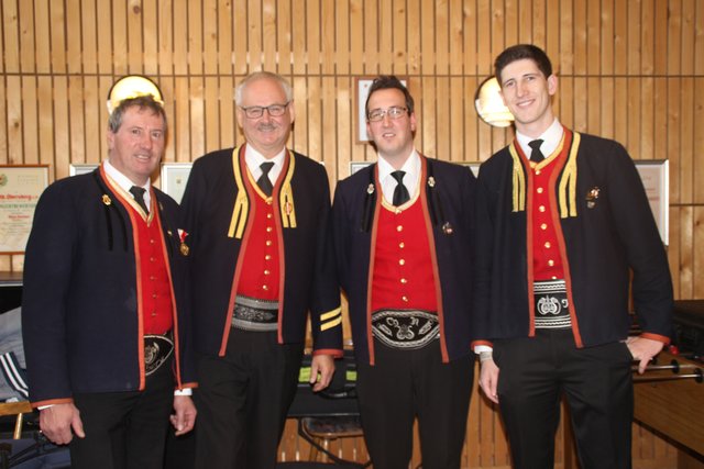 Kapellmeisterstv. Knoflach Gottlieb, Kapellmeister Tanzer Alfons, Obmannstv. Hörtnagl Christoph, Obmann Knoflach Fabian 