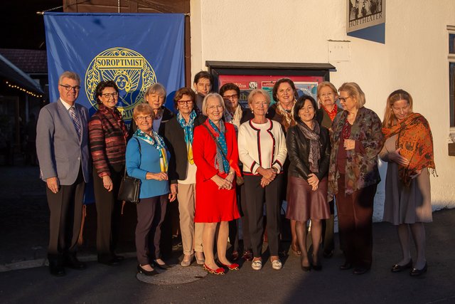Karl Harrer, Ruth Schremmer, Traudl Fürnkranz, Regine Vögele, Margit Eigenschink, Gabriele Reimann, Christine Vedadinegad, Adolfine Roubin, Karin Pollenz, Renate Wittig, Margit Göll, Gerda Semler, Frauke Bitzel, Edith Walther