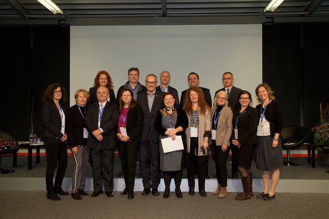 Beim 22. LehrlingsausbilderInnen-Kongress wurden Zertifikate und Diplome an LehrlingsausbilderInnen verliehen.