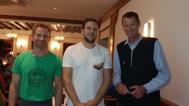 Obmann Michael Poltura (re.) mit zwei von mehreren Sportkletterführern, die die Ausbildung bereits abgeschlossen haben.