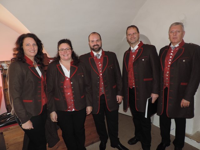 Die Reisberger Sternsinger u.d.L.v. Monika Furian (ganz links)