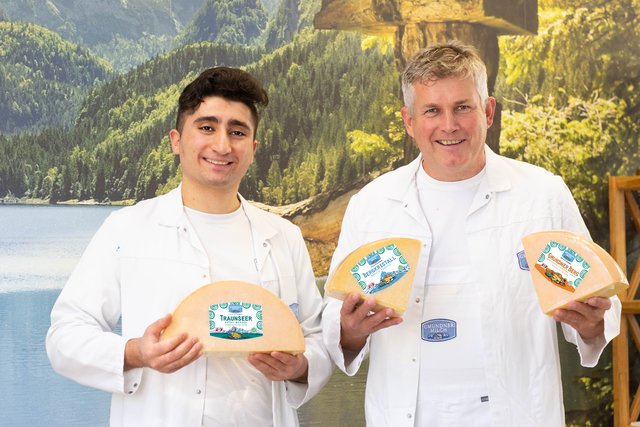 Die beiden Käsemeister Yaser Yilmaz und Alois Pesendorfer
 | Foto: Gmundner Milch