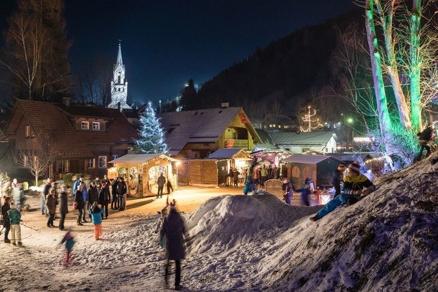 Das Gebiet rund um die Talbachschenke verwandelt sich zu einem stimmungsvollen Weihnachtsmarkt.