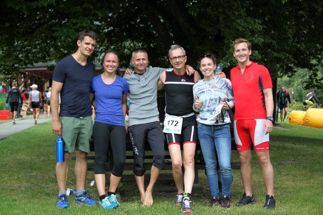 Dr. Herbert Schwarz (3.vre.) ist begeisteter Sportler. | Foto: Foto. Schwarz