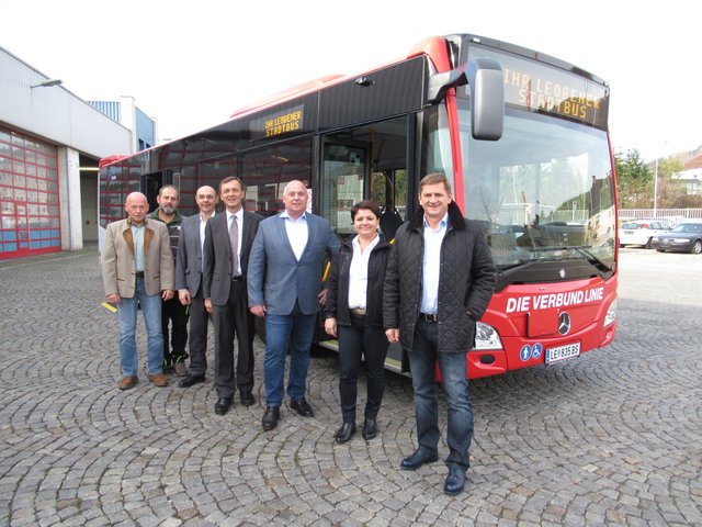 Der neue Niederflur-Stadtlinienbus wurde offiziell übergeben.