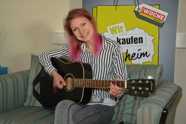 Melanie Stefan aus Ilz rockte nicht nur die Bühne bei "The Voice" sondern auch das Büro der WOCHE Hartberg-Fürstenfeld.