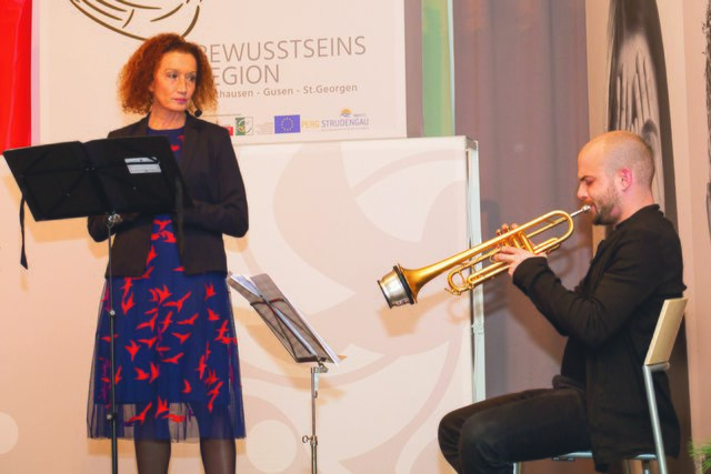 Konstanze Breitebner und Nikolai Tunkowitsch bei der Eröffnung des Symposiums. | Foto: Bewusstseinsregion