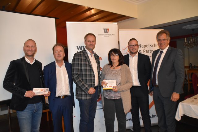 <f>Brigitte Kelz von K&B Holzbau</f> in St. Urban konnte den WOCHE-Gutschein für ein Inserat mit nach Hause nehmen