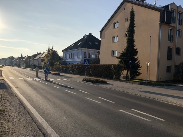 Entlang der B 94 Ossiacher Straße soll ab dem Spar eine Lärmschutzmauer errichtet werden