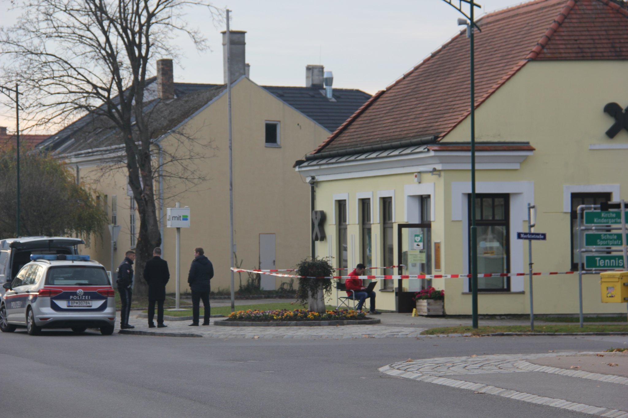 In der Rubrik Kontaktanzeigen Weikendorf finden Sie 116 Kontaktanzeigen, u.a. Feste Er sucht reife aufgeschlossene frau 54 Mann sucht sex 30 34. Kontaktanzeigen Weikendorf | Locanto Dating Weikendorf