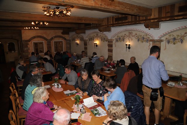 Beim Heurigen in Neudörfl