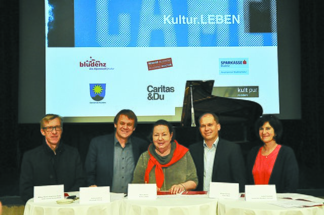 Caritas-Auslandsleiter Martin Hagleitner Huber, Initiatorin Maria Müller, Bürgermeister Peter Neier und Isabell Rudolph (Gemeinde Nüziders) bei der Programm-Präsentation.